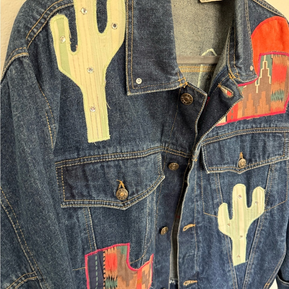 Vintage oversized Western Denim Jacket with Cactus and Southwestern Patches sZ M - Picture 2 of 14